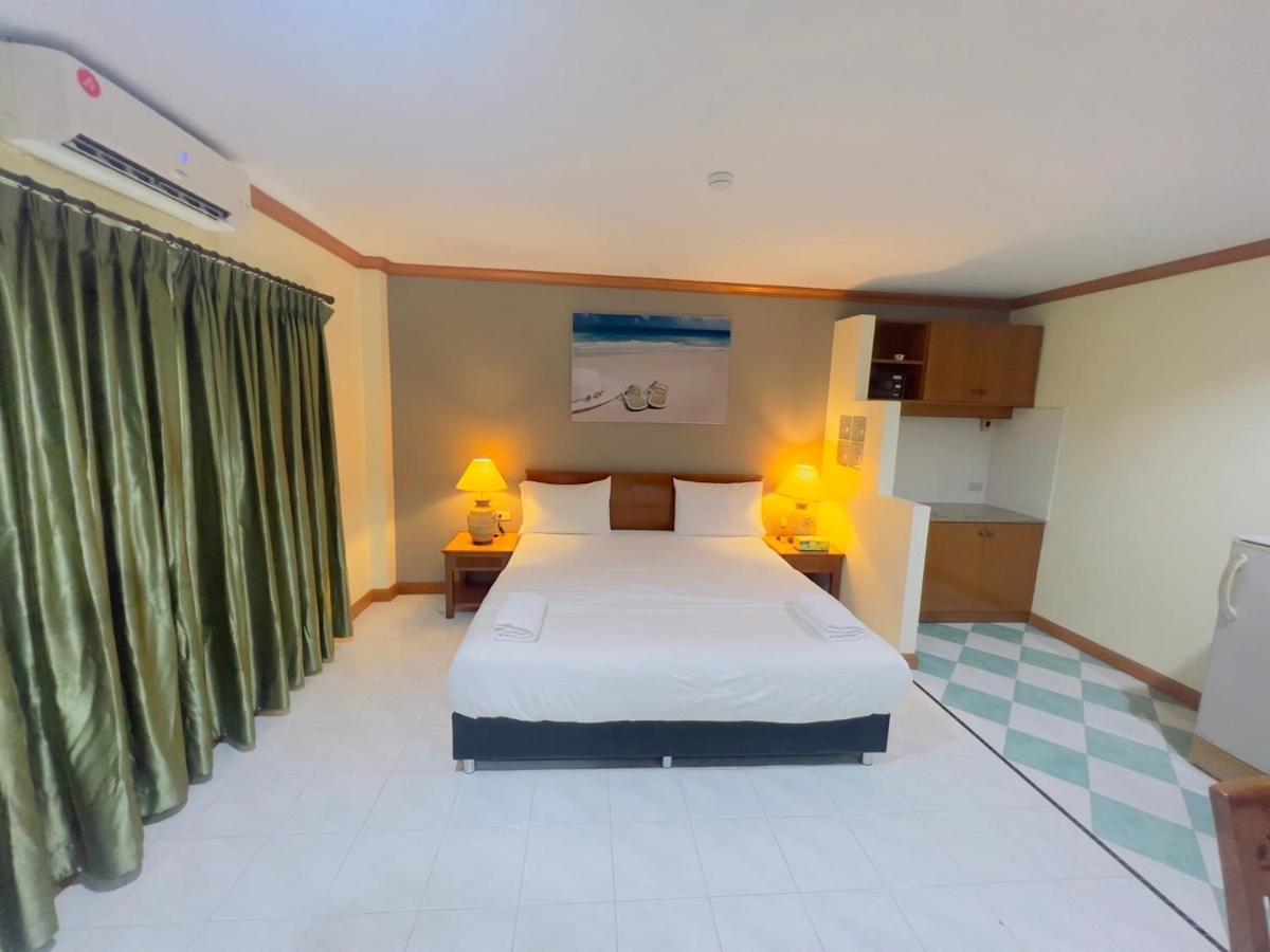 Royal Vista Hotel Patong Buitenkant foto