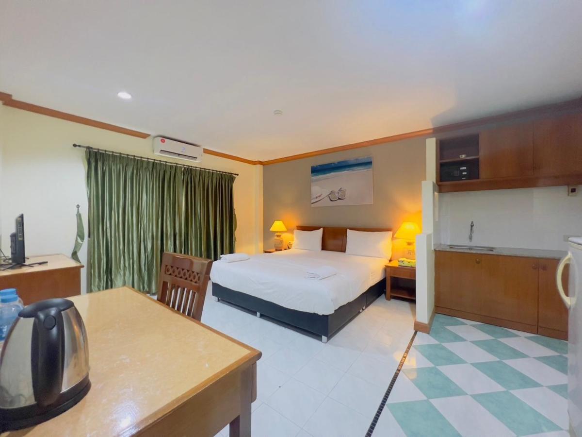 Royal Vista Hotel Patong Buitenkant foto